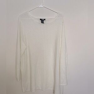 White U-knit woman sweater